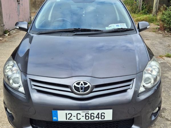 Toyota Auris Hatchback, Diesel, 2012, Grey