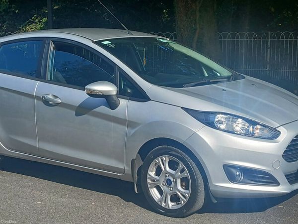 Ford Fiesta Hatchback, Petrol, 2016, Silver