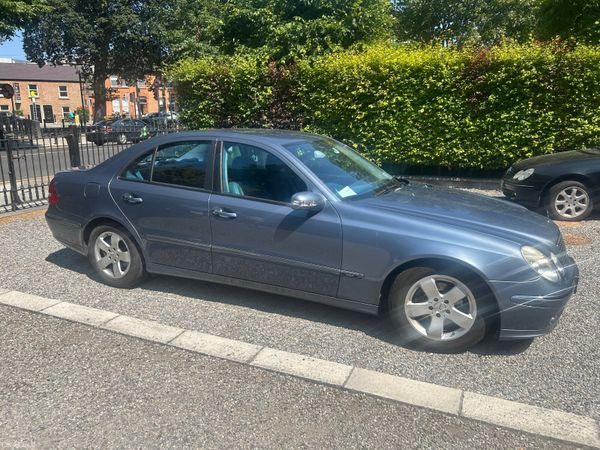 Mercedes-Benz E-Class Saloon, Diesel, 2006, Blue