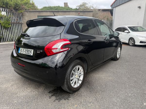 Peugeot 208 Hatchback, Petrol, 2015, Black