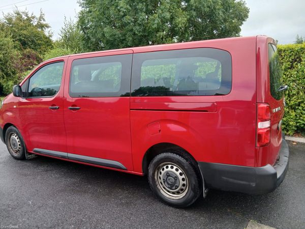Opel Vivaro MPV, Diesel, 2020, Red