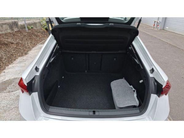 Skoda Octavia Saloon, Diesel, 2023, White