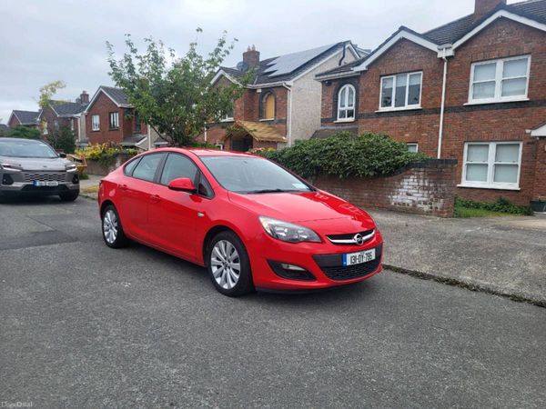 Opel Astra Saloon, Diesel, 2013, Red