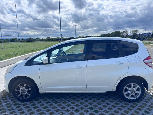 Honda Fit Hatchback, Petrol, 2008, White