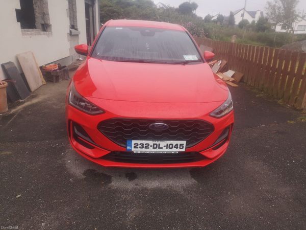 Ford Focus Hatchback, Diesel, 2023, Red