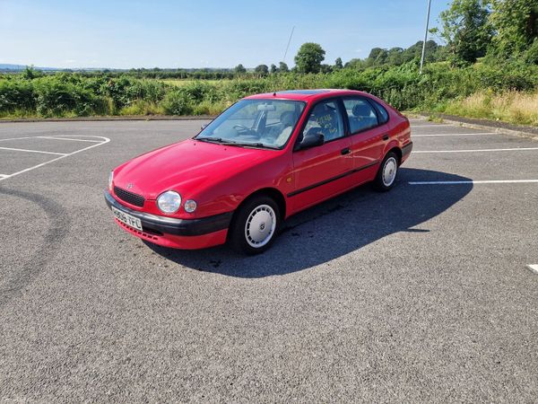 Toyota Corolla Hatchback, Petrol, 1997, Red