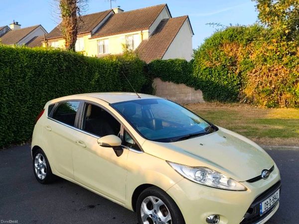 Ford Fiesta Hatchback, Petrol, 2009, Gold