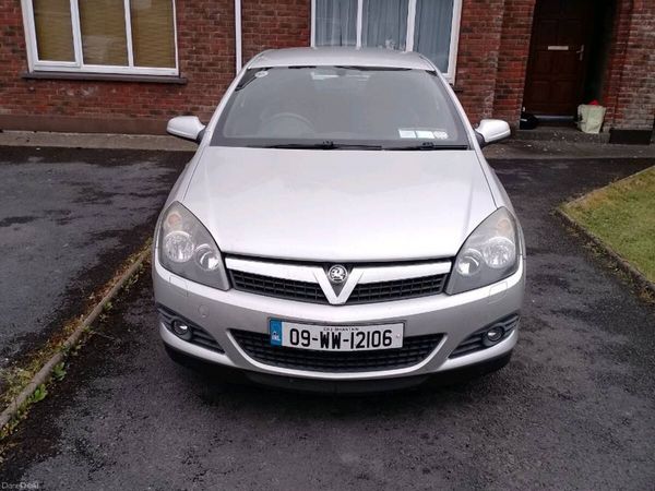 Vauxhall Astra Hatchback, Petrol, 2009, Silver