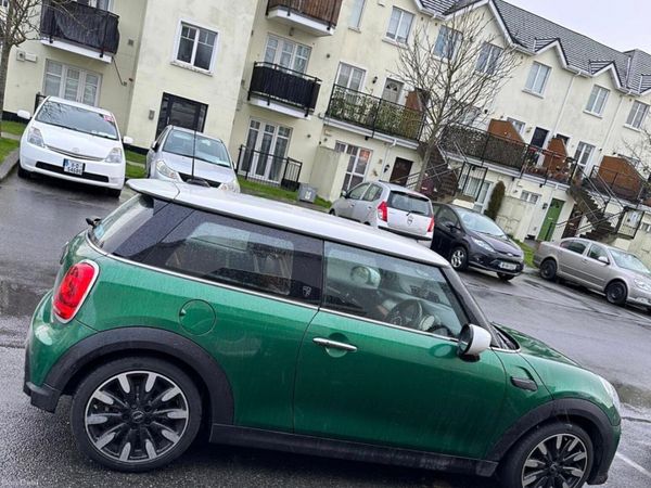 Mini Cooper Hatchback, Petrol, 2022, Green