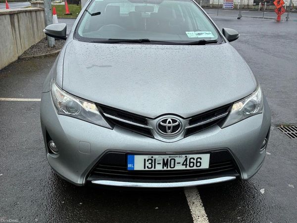 Toyota Auris Hatchback, Diesel, 2013, Grey