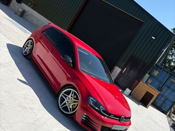 Volkswagen Golf Hatchback, Diesel, 2014, Red