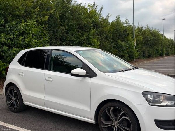 Volkswagen Polo Hatchback, Petrol, 2012, White