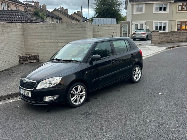 Skoda Fabia Hatchback, Petrol, 2011, Black