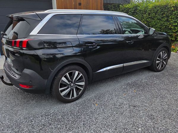 Peugeot 5008 MPV, Diesel, 2019, Black