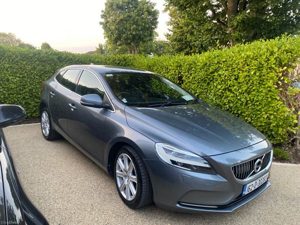 Volvo V40 Hatchback, Diesel, 2016, Grey