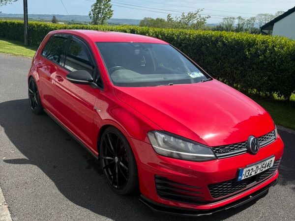 Volkswagen Golf Hatchback, Diesel, 2013, Red