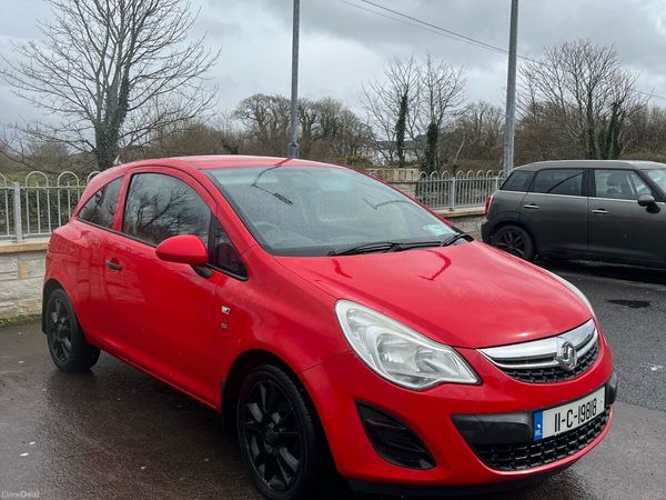 Vauxhall Corsa Hatchback, Petrol, 2011, Red