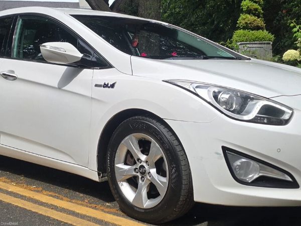 Hyundai i40 Saloon, Diesel, 2015, White