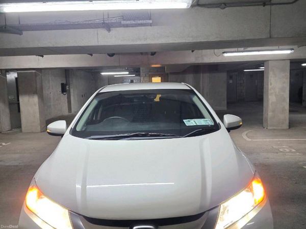 Toyota Prius Hatchback, Petrol Hybrid, 2017, White