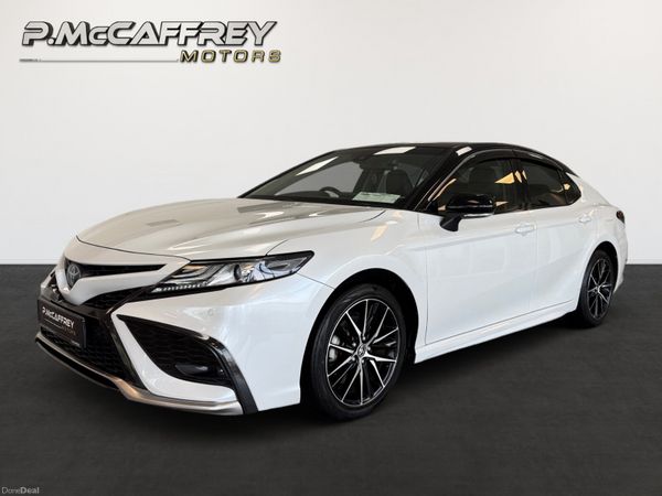 Toyota Camry Saloon, Petrol Hybrid, 2021, White