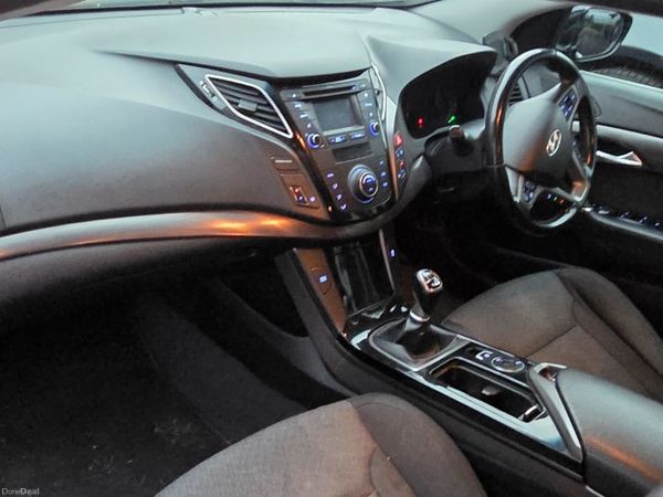 Hyundai i40 Saloon, Diesel, 2016, Black