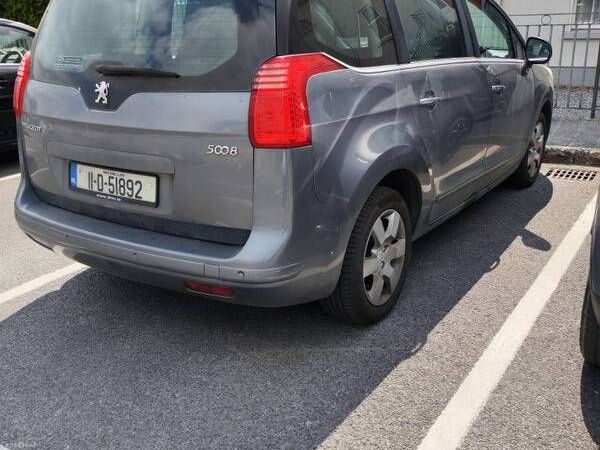 Peugeot 5008 MPV, Diesel, 2011, Grey