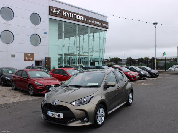 Toyota Yaris Hatchback, Petrol Hybrid, 2022, Green