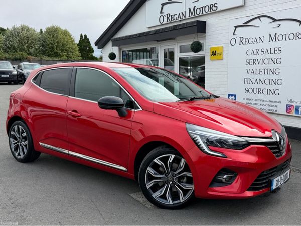 Renault Clio Hatchback, Petrol, 2021, Red