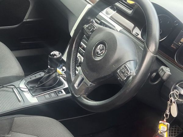 Volkswagen Passat Saloon, Diesel, 2013, Silver