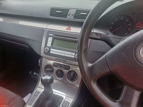 Volkswagen Passat Saloon, Petrol, 2009, Silver