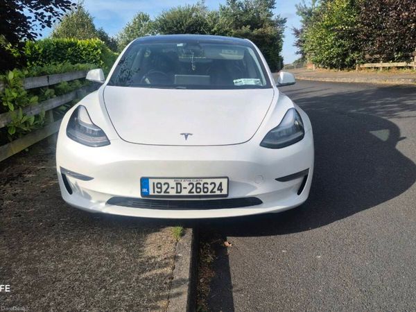 Tesla Model 3 Saloon, Electric, 2019, White