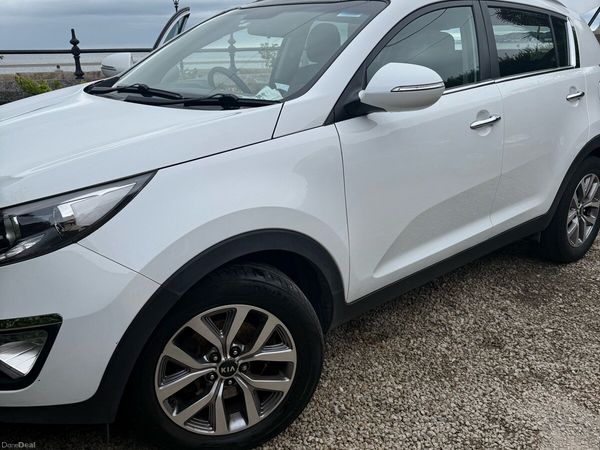 Kia Sportage SUV, Petrol, 2015, White