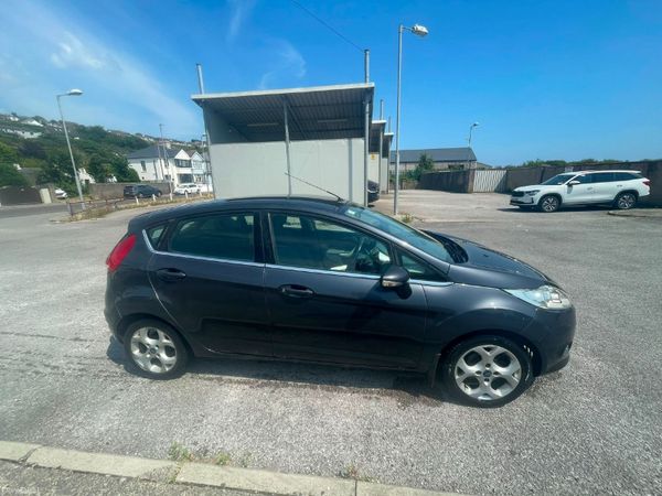 Ford Fiesta Hatchback, Petrol, 2010, Grey