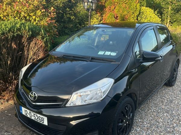 Toyota Yaris Hatchback, Petrol, 2012, Black