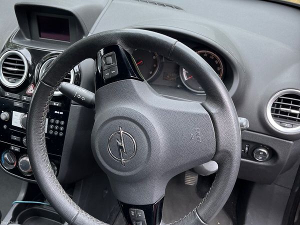 Opel Corsa Hatchback, Petrol, 2014, Grey