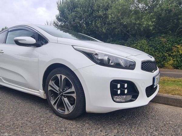 Kia Ceed Hatchback, Diesel, 2017, White