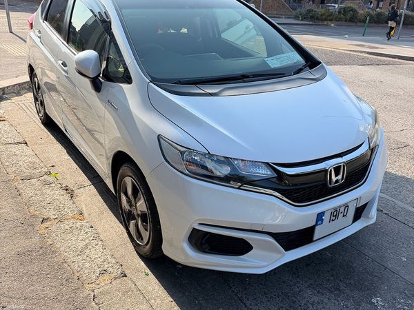 Honda Fit Hatchback, Petrol Hybrid, 2019, White