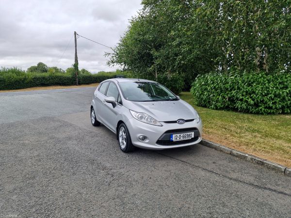 Ford Fiesta Hatchback, Petrol, 2012, Silver
