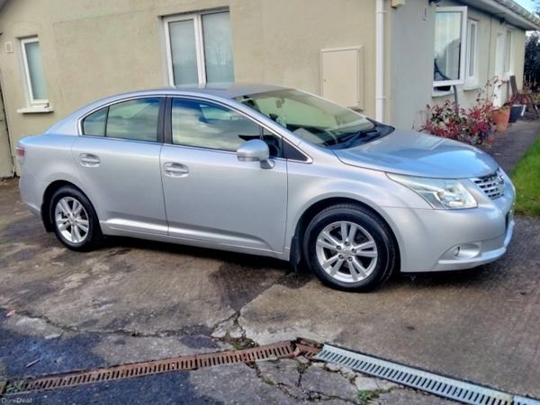 Toyota Avensis Saloon, Diesel, 2010, Silver