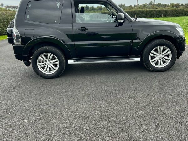 Mitsubishi Pajero SUV, Diesel, 2017, Black