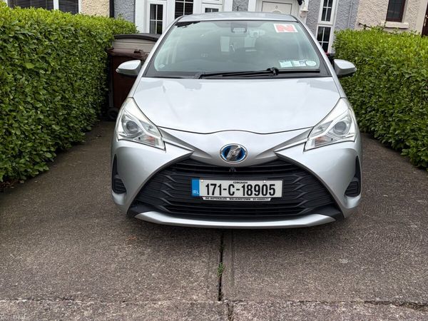 Toyota Vitz Hatchback, Petrol Hybrid, 2017, Silver