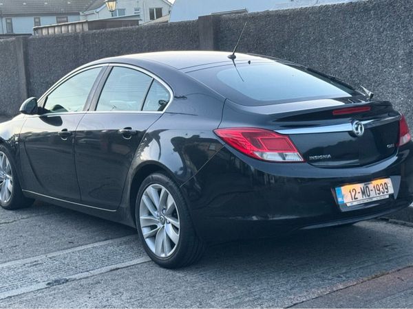 Vauxhall Insignia Hatchback, Diesel, 2012, Black