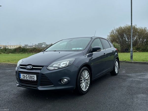 Ford Focus Hatchback, Petrol, 2013, Grey