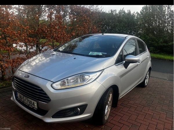 Ford Fiesta Hatchback, Petrol, 2014, Silver