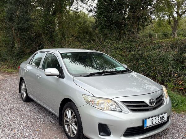 Toyota Corolla Saloon, Diesel, 2012, Silver