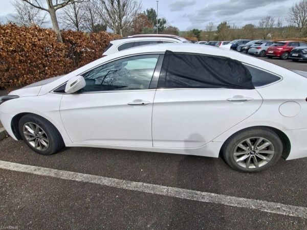 Hyundai i40 Saloon, Diesel, 2016, White
