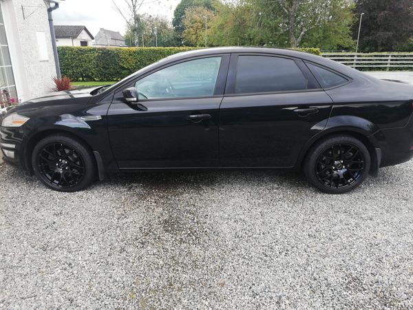 Ford Mondeo Saloon, Diesel, 2014, Black