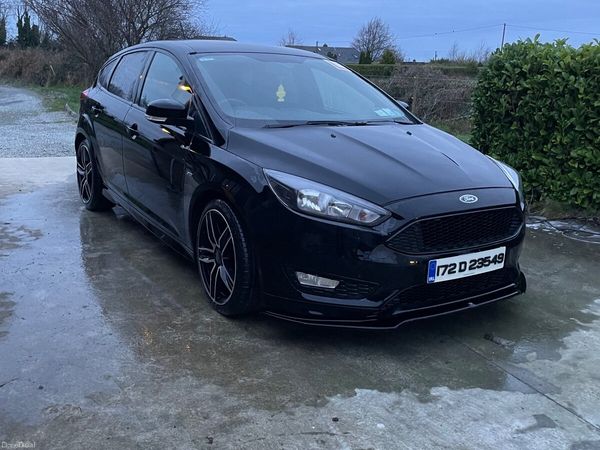 Ford Focus Hatchback, Petrol, 2017, Black