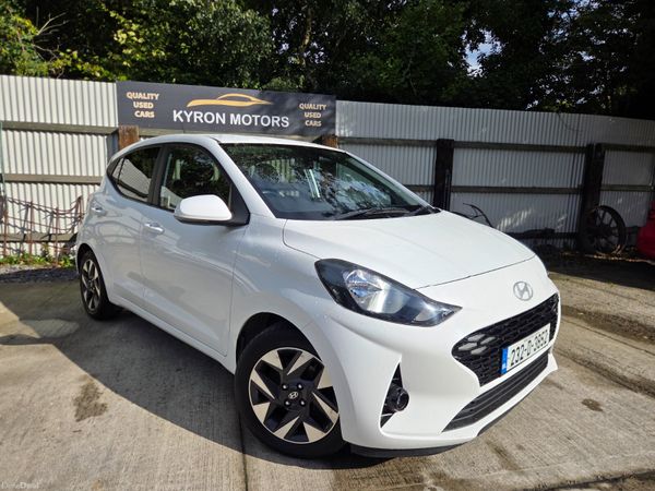 Hyundai i10 Hatchback, Petrol, 2023, White