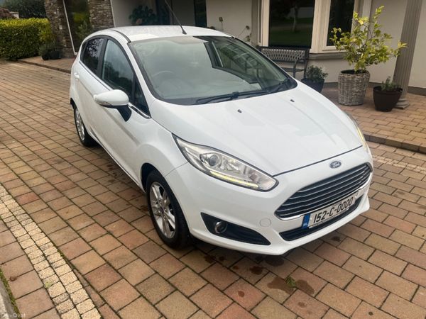 Ford Fiesta Hatchback, Petrol, 2015, White
